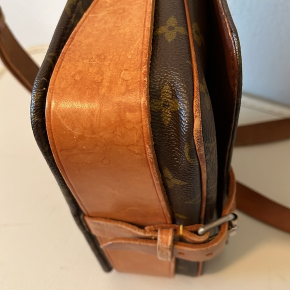 Louis Vuitton Monogram Crossbody - Picture 12 of 16
